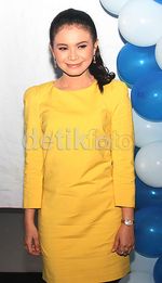 Dapat Gelar Datuk, Rossa Berbagi dengan Anak Yatim