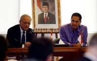 Pertemuan tersebut membahas penjajakan kerjasama kedua negara dalam bidang perekonomian, khususnya di bidang perdagangan.
