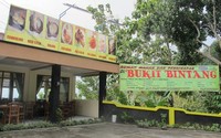 Rumah makan Sido Kumpul (SKP Steak N Shake) terletak di Bukit Bintang, Gunungkidul, Yogyakarta. Di sini juga tersedia penginapan sederhana.