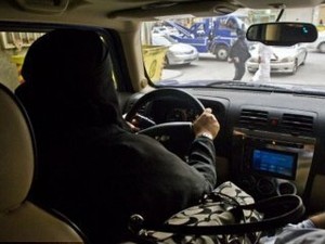 Diancam Bakal Ditindak Tegas, Wanita Arab Takut Mengemudi