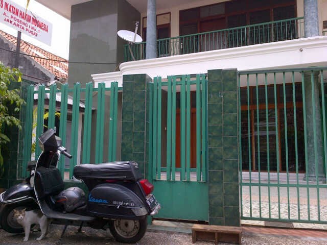 Melongok Mess Hakim, Berhimpitan di Jalan Kecil Kawasan Pasar Baru
