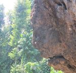 Penampakan Tebing Berwajah Manusia di Raja Ampat