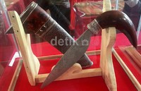 Badik Lompobattang koleksi salah satu anggota komunitas 'The Bugis-Makassar Polobessi Club', yang merupakan badik khas etnis Makassar ikut dipamerkan di aula benteng.