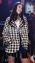 Bersolo Karier, Alika Rilis Lagu Aku Pergi