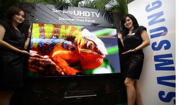 Ada dua model yang ditawarkan, 55 dan 65 inch. Produk ini sekaligus melengkapi versi 85 inch yang lebih dulu hadir beberapa bulan lalu.