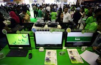 Melemahnya nilai tukar rupiah terhadap dolar AS telah menyebabkan penurunan angka pengiriman personal computer (PC) pada kuartal II/ 2013. Pengiriman PC turun 6,2% dibandingkan dengan kuartal sebelumnya.