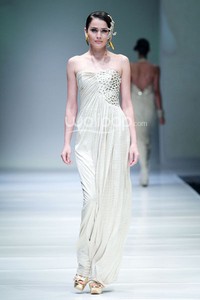 Jakarta, Indonesia - 08 Oktober. Liliana Lim Heaven Breaks at Sceeno Exhibition Hall Lt.3. 08 Oktober 2013. Gandaria City. Jakarta. [Foto: Mohammad Abduh/Wolipop]