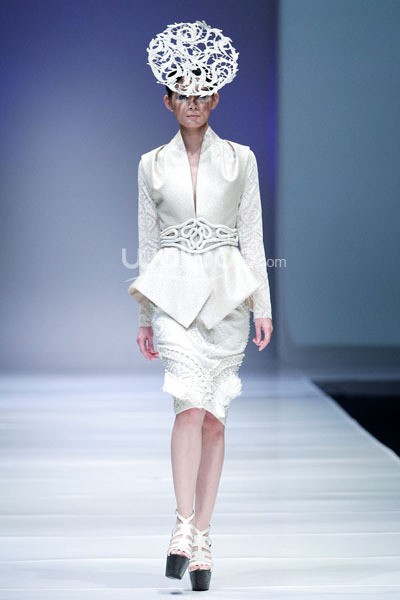 Jakarta, Indonesia - 08 Oktober 2013. Balijava by Denny Wirawan La Mer et du Solid at Sceeno Exhibition Hall Lt.3. Gandaria City. Jakarta Selatan. [Foto: Mohammad Abduh/Wolipop]