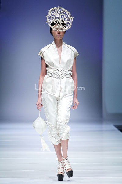 Jakarta, Indonesia - 08 Oktober 2013. Balijava by Denny Wirawan La Mer et du Solid at Sceeno Exhibition Hall Lt.3. Gandaria City. Jakarta Selatan. [Foto: Mohammad Abduh/Wolipop]