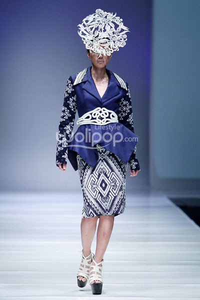 Jakarta, Indonesia - 08 Oktober 2013. Balijava by Denny Wirawan La Mer et du Solid at Sceeno Exhibition Hall Lt.3. Gandaria City. Jakarta Selatan. [Foto: Mohammad Abduh/Wolipop]