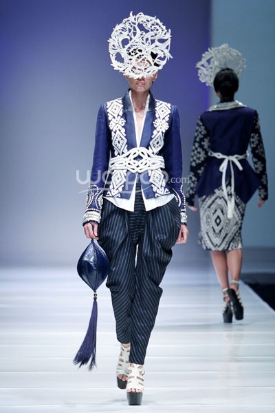 Jakarta, Indonesia - 08 Oktober 2013. Balijava by Denny Wirawan La Mer et du Solid at Sceeno Exhibition Hall Lt.3. Gandaria City. Jakarta Selatan. [Foto: Mohammad Abduh/Wolipop]