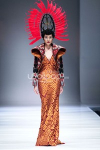 Jakarta, Indonesia - 08 Oktober 2013. Balijava by Denny Wirawan La Mer et du Solid at Sceeno Exhibition Hall Lt.3. Gandaria City. Jakarta Selatan. [Foto: Mohammad Abduh/Wolipop]