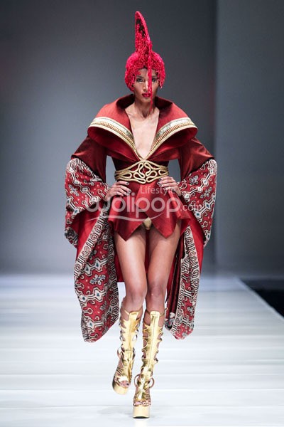 Jakarta, Indonesia - 08 Oktober 2013. Balijava by Denny Wirawan La Mer et du Solid at Sceeno Exhibition Hall Lt.3. Gandaria City. Jakarta Selatan. [Foto: Mohammad Abduh/Wolipop]