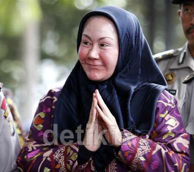  Diperika KPK 9 Jam, Sespri Atut Mengaku Kelaparan