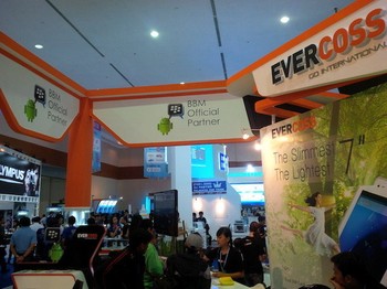     Evercoss yang mengklaim sebagai official partner BlackBerry untuk BBM, juga gencar mempromosikan sejumlah produknya setelah berganti nama dari Cross.