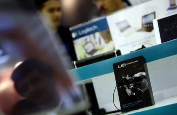 Selama ajang pameran tersebut, Logitech juga memberikan harga spesial yang terbilang lumayan cukup murah dibanding harga toko-toko pada umumnya