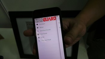 “Garansi ini, sebagai bukti keunggulan layanan kami. Layanan premium ini benar-benar aman, anti sadap, forensik dan audit. SMS Guard sangat cocok diaplikasikan bagi para pebisnis, profesional, politisi, selebriti, atau pihak-pihak yang membutuhkan privasi dalam berkomunikasi, khususnya via SMS,” kata Agung.