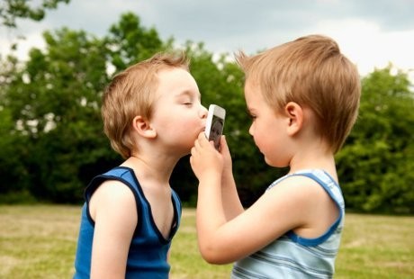 5 Tanda Anak Mulai Kecanduan Teknologi