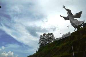 Patung Yesus Memberkati di Manado, Saingannya Brazil