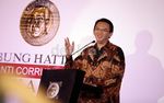 Ahok & Nur Pamudji Terima Bung Hatta Anti Corruption Award