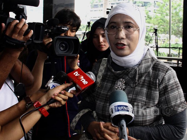 Andi Nurpati Besuk Andi Mallarangeng