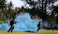Para prajurit TNI AU mengikuti latihan Angkasa Yudha 2013.