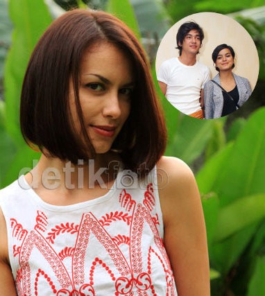 Eva Celia dan Adipati Dolken Makin Nempel, Apa Kata Sophie Mueller?
