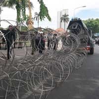 Buruh Unjuk Rasa, Waspadai Kemacetan Sekitar Grahadi