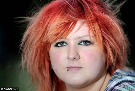 Punya Kebiasaan Tidur Sambil Jalan, Wanita Ini Tak Sadar Lukai Diri Sendiri