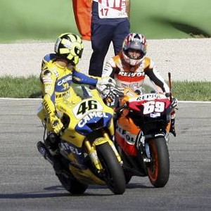 Cerita Duel Juara Dunia Rossi-Hayden di Valencia 2006