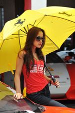 Senyum Manis Umbrella Girl