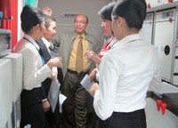 Total, ada sekitar 20 materi pelatihan yang harus bisa dikuasai pramugari Garuda Indonesia, seperti soal keamanan penerbangan, ilmu kesehatan, ilmu penerbangan, aneka evakuasi, cabin practice, human factor, dan lain-lain (Afif/detikTravel)