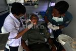 Yuk! Periksa Gigi di Baksos TNI AD