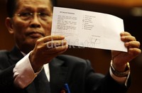 Delapan hakim konstitusi berhak memilih dan dipilih.