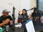 Ketika Dewi Persik Jadi Penyiar Radio