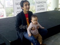 Piyu dan anak laki-laki kesayangannya.