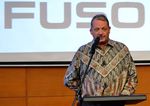 50 Truk Kepala Kuning untuk Linfox