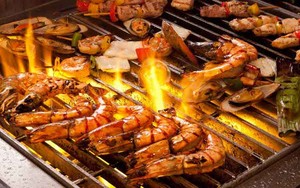 Edge: Mencicipi Grilled Rock Lobster dan Blue Crab Tersegar