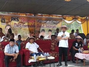 Blusukan ke Gorontalo, Anis Matta Tanam Jagung