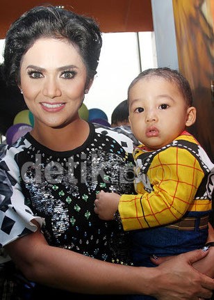 Raul Lemos Batasi Kebiasaan Krisdayanti Nge-Mall