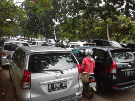 Tes CPNS, Pameran Komputer, Pasar Seni Membuat Senayan Macet Panjang