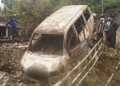 Diduga Korsleting, Mobil Dinas Pemkab Pacitan Ludes Terbakar