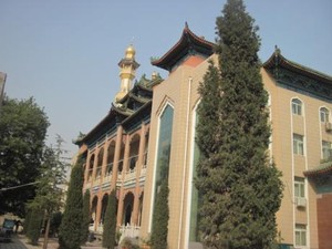 Saat Azan Berkumandang di Negeri Komunis