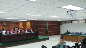 Surat Putusan Fathanah Sebanyak 833 Lembar