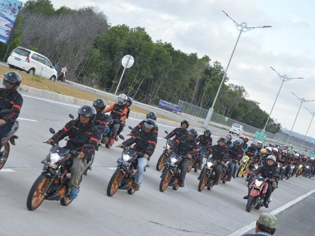 Mengendarai Satria F150 Fighter 1 di Tol Bali