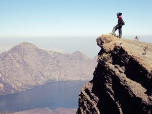 Danau Segara Anak & Gua Susu yang Eksotis di Rinjani