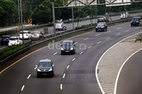 Lalu lintas di Tol Jalan Lingkar Luar Jakarta (JORR) lancar.
