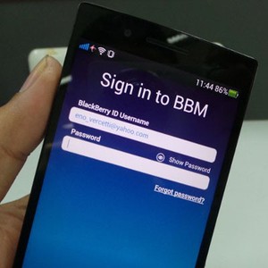 Penasaran Mencicipi BBM di Android Roti Jahe