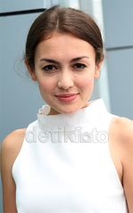 Simple and Pretty Rianti Cartwright