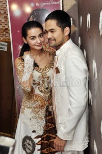 Dia (Shireen) kurusan. Bajunya kegedean jadi agak dikecilin. Kalau saya harus digedein perutnya, kata Wisnu saat mendampingi calon istrinya itu. Noel/detikHOT.